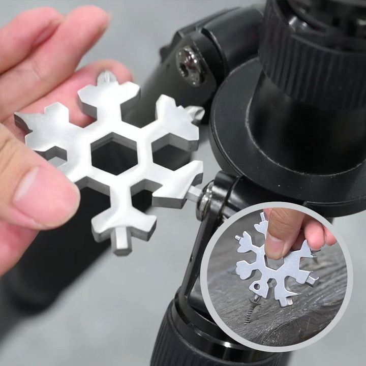 "18-i-1 snöflingformat multiverktyg i rostfritt stål, kompakt design för DIY och hemmet, mångsidigt och stilfullt."