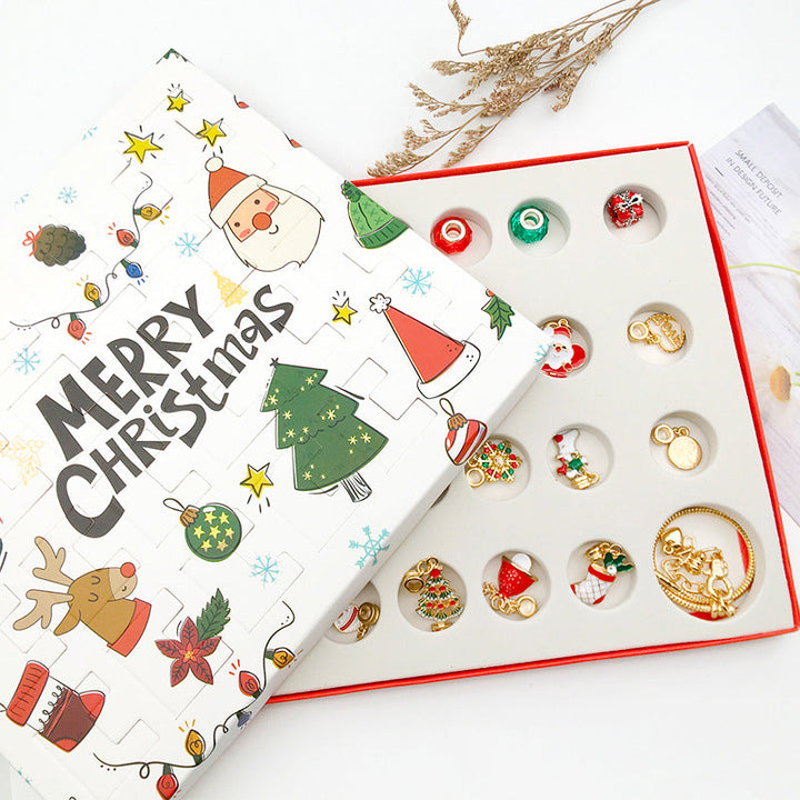 "Adventskalender för flickor med DIY-armband och julmotiv som jultomtar och snöflingor, perfekt för julnedräkning."