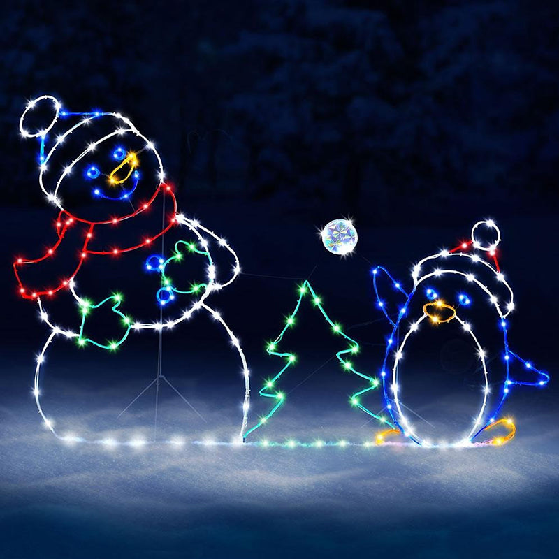 "Animerad snöbollsljus med snögubbe och pingvin, lysande med 195 LED, för festlig utomhus vinterdekoration."
