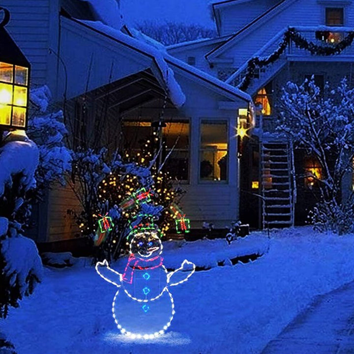 "Animerad snöbollsljus med snögubbe och pingvin, lysande med 195 LED, för festlig utomhus vinterdekoration."