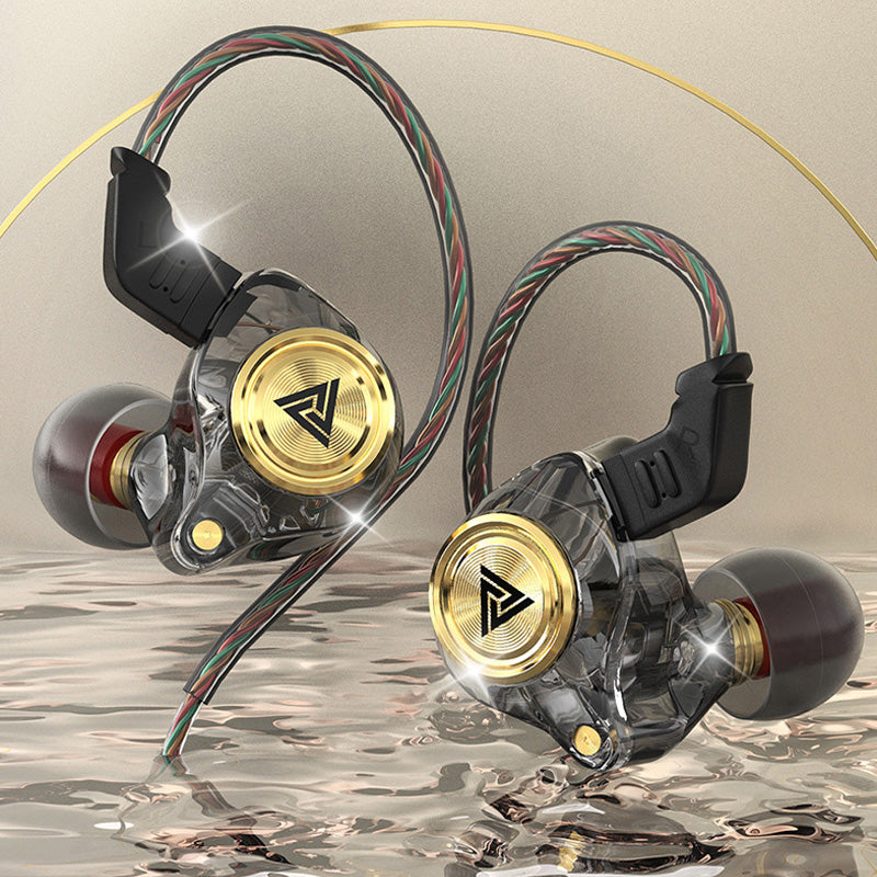 "Bärbara trådbundna in-ear hörlurar med mikrofon, vit, ergonomisk design, för överlägsen 3D-ljudupplevelse."