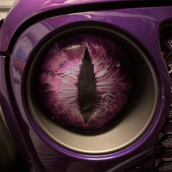 "Beast Eyes strålkastarklistermärken - perforerad vinyl, vild design, rond form, flera färger, för en djärv bilestetik."