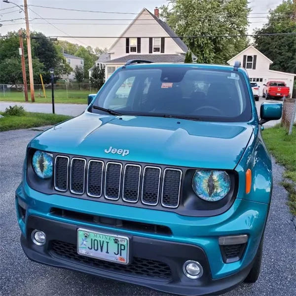 "Beast Eyes strålkastarklistermärken - perforerad vinyl, vild design, rond form, flera färger, för en djärv bilestetik."