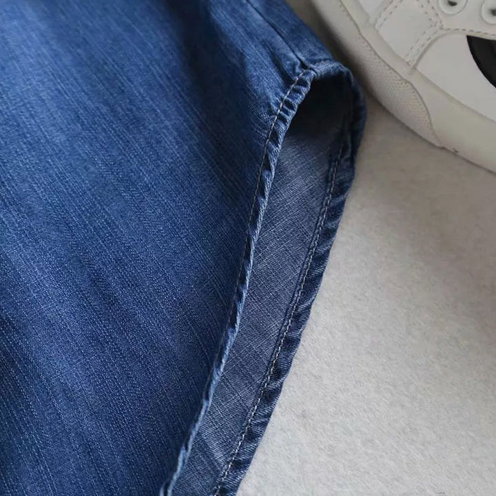 "Blå dam denimskjorta, långärmad med ficka, mjuk bomull, ledig stil, eleganta kragedetaljer, klassisk garderobsklassiker."