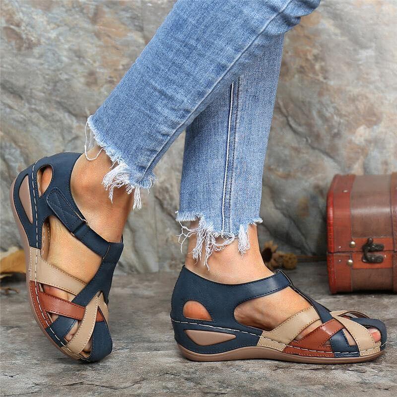 "Damer retro rund tå kors spänne sandaler, brun läderdesign med ergonomiskt stöd och halksäker sula."