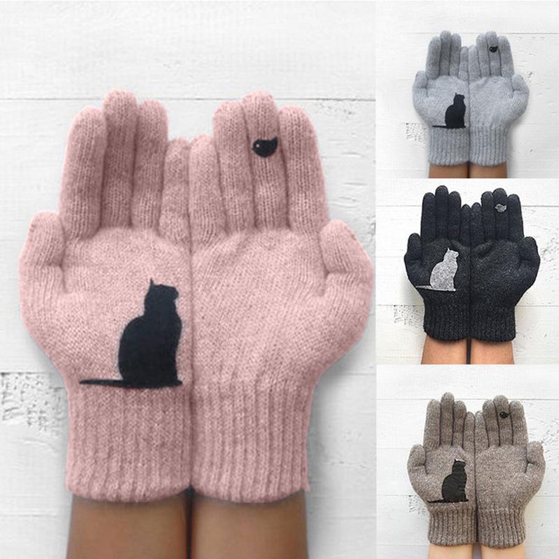 Damhandskar i bomull med kattmotiv, svart och grå, femfingrig design för värme och stil, perfekt för kalla dagar.