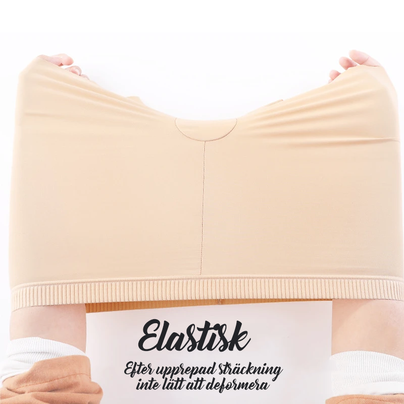 Damunderbyxor i issilke med elegant spetsdesign, ljusrosa färg och smidig passform för dagligt sommarbruk.