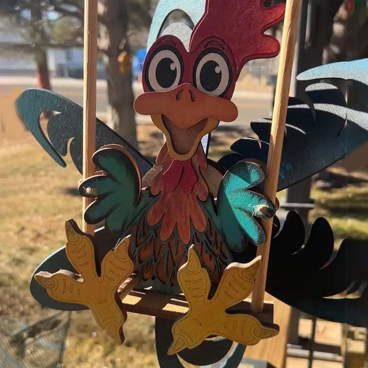 "Djurmotiv vindspel i trädgård, färgglada djurforming med vindpinnar, perfekt konstnärlig dekoration utomhus."