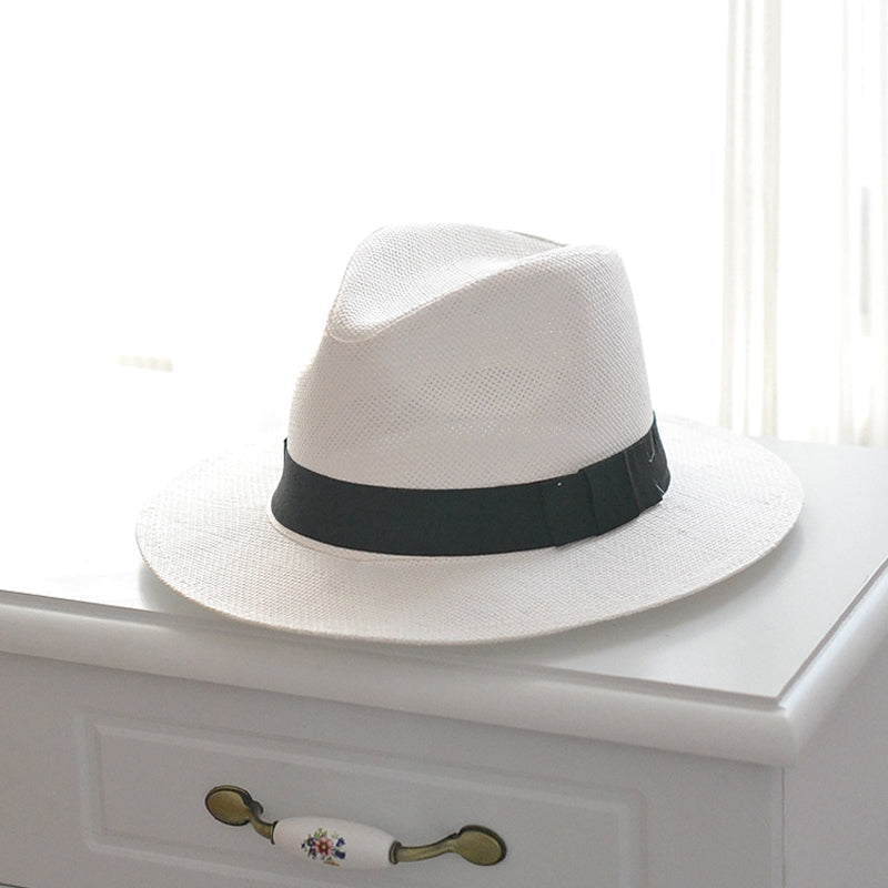 "Elegant dam solhatt med stort brätte, naturlig halm, beige/white, erbjuder utmärkt solskydd, sommaraccessoar."