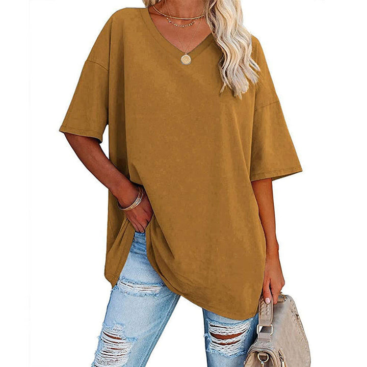 "Elegant V-ringad dam T-shirt för sommar, mjukt luftigt tyg, chic flödande design, perfekt för varma dagar."