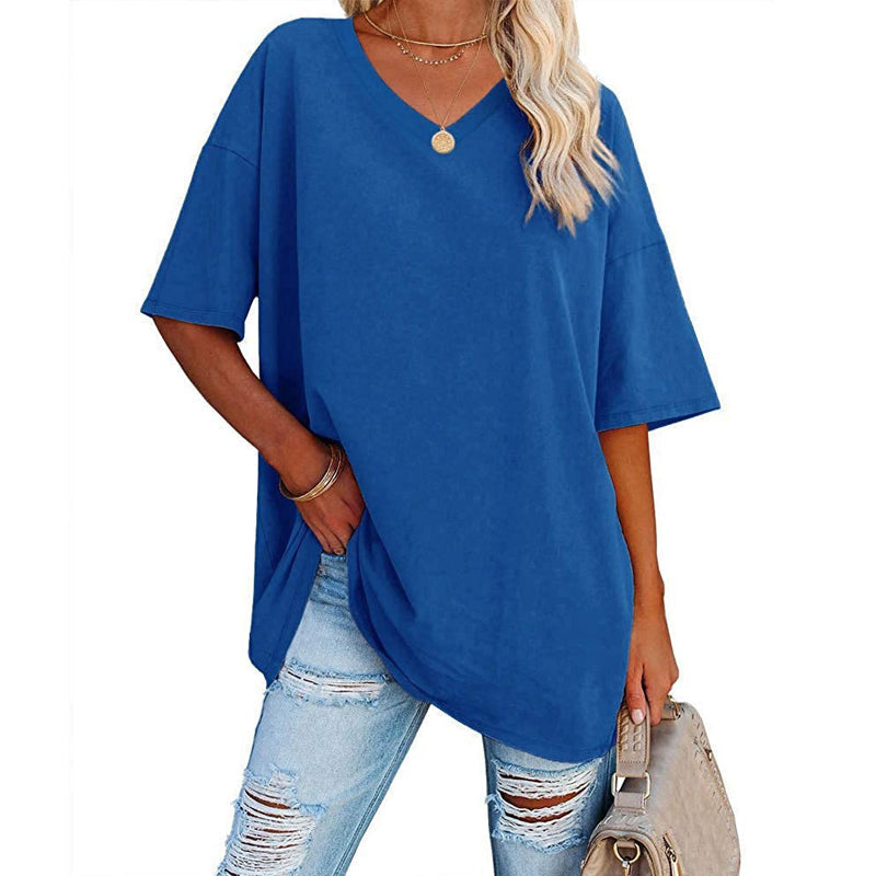 "Elegant V-ringad dam T-shirt för sommar, mjukt luftigt tyg, chic flödande design, perfekt för varma dagar."
