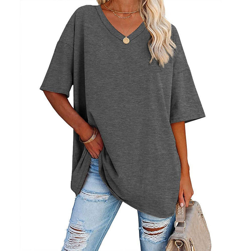 "Elegant V-ringad dam T-shirt för sommar, mjukt luftigt tyg, chic flödande design, perfekt för varma dagar."