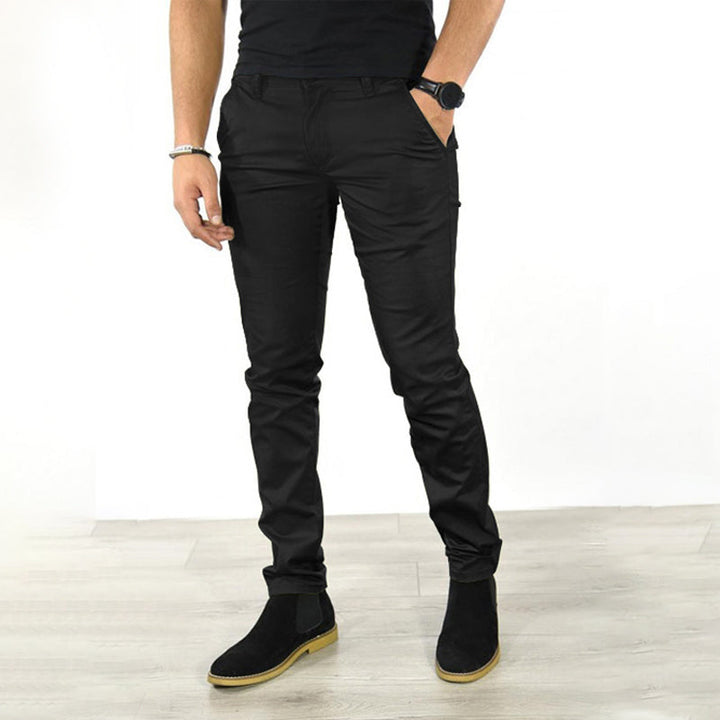 "Eleganta herrbyxor i högkvalitativ bomull i färger kaki, svart, vinröd, perfekt kombination av stil och komfort."