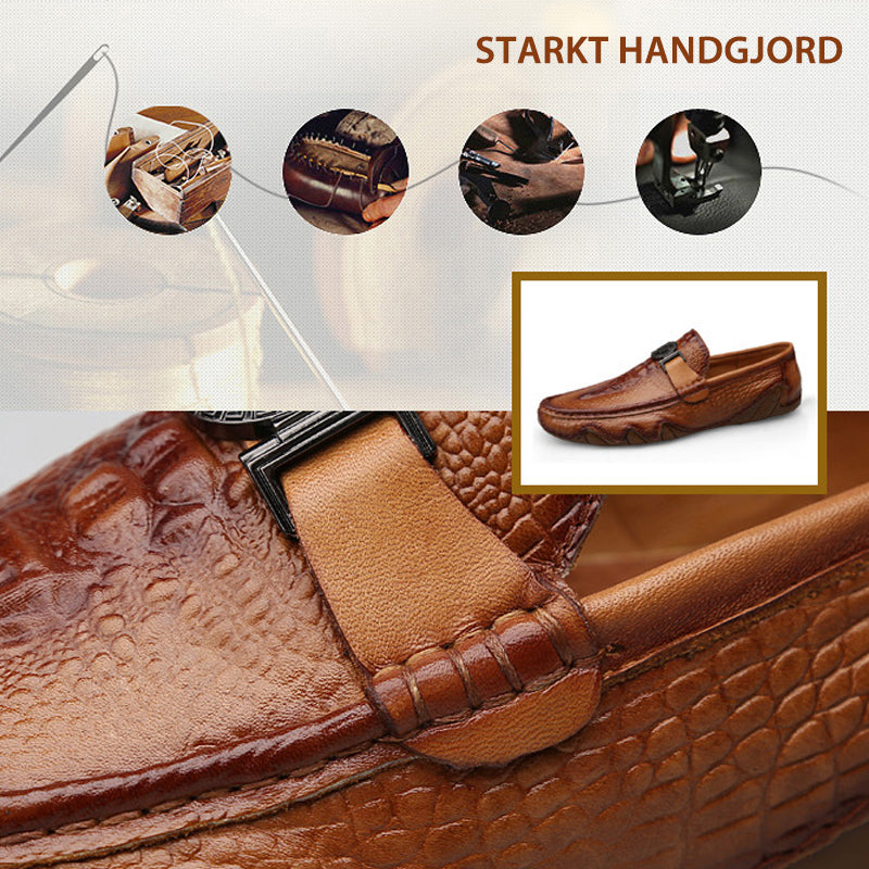 "Eleganta herrskor med krokodilmönster i mjuk kohud, platt häl, gummisula, svart, mörkbrun eller rödbrun färgval."