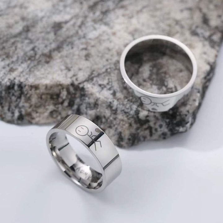 "Eleganta parringar i titan för kvinnor och män, 8 mm breda, med valfri färg och gravyr. Perfekt för alla tillfällen."