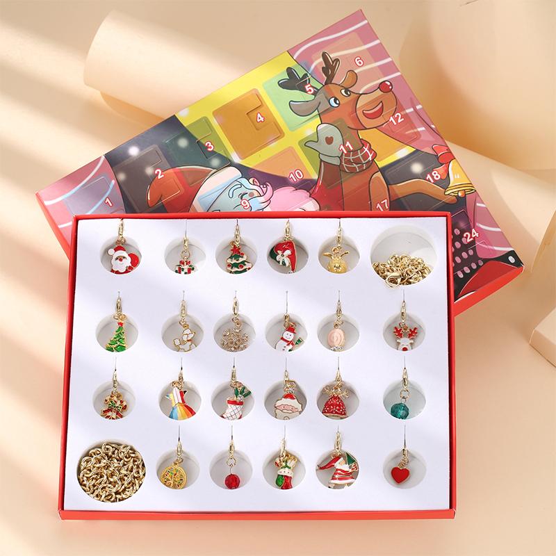 "Färgglad DIY armband adventskalender för tjejer, med varje dag en ny berlock, nickelfritt och anpassningsbart armband."