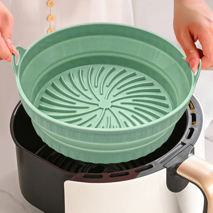 "Färgglad hopfällbar silikon air fryer grillpanna för kök, kvadratisk form, främjar hälsosam och enkel matlagning."