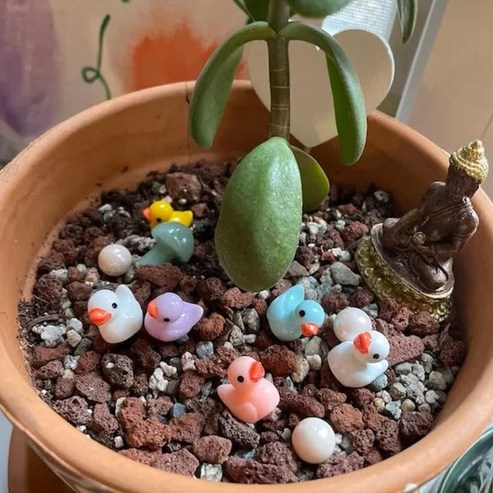 "Färgglada miniatyrankor i resin för hem och trädgård, mixade färger, små accessoarer, lekfull design"