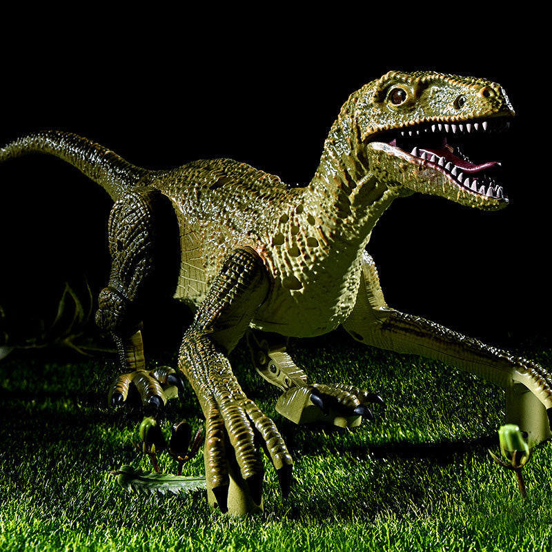 Fjärrstyrd velociraptor leksak för barn. Realistisk design med 3D-ögon, skal och tänder. Perfekt för fantasifulla äventyr.