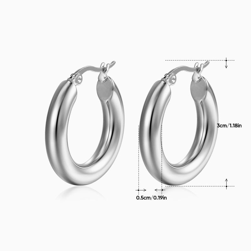 Guldfärgade ringörhängen i rostfritt stål, olika storlekar, elegant look för alla tillfällen och stilpreferenser.