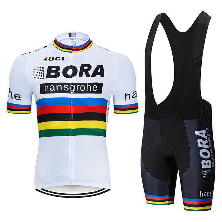 "Herr cykelset med kortärmad tröja och shorts i mesh och Lycra, andas och snabbtorkar, perfekt för cykeläventyr."