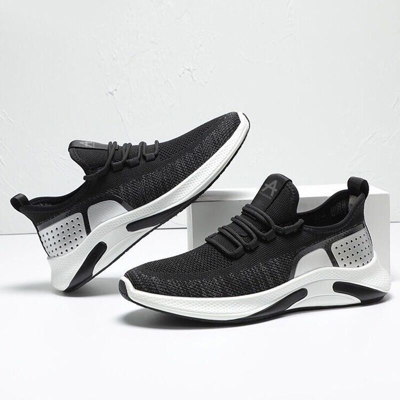 "Herr lättviktsneakers i färgglatt mönster, andningsbart meshtyg och minnesskum-innersula för komfort och stil."