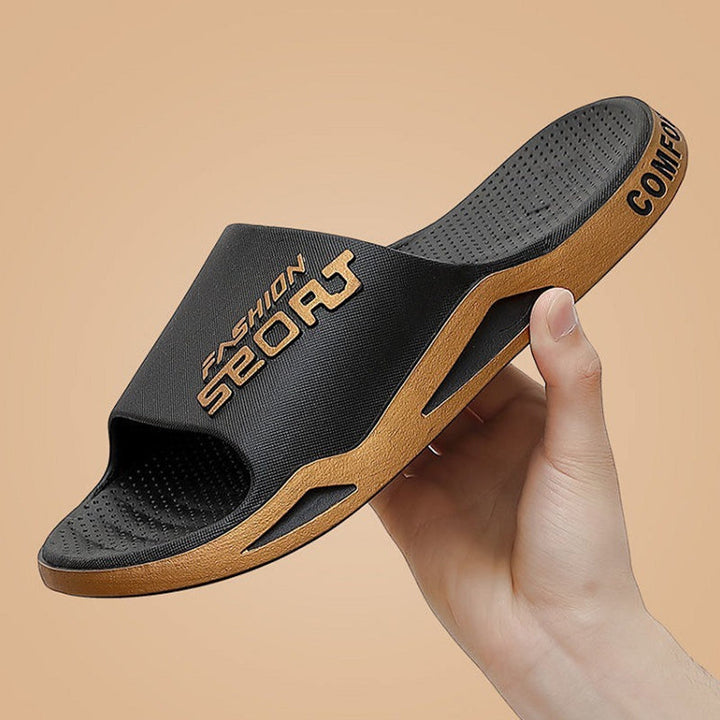 "Herrar sportiga sandaler i PVC med halkfritt grepp, svart och blå design, perfekta för sommar och strandutflykter."