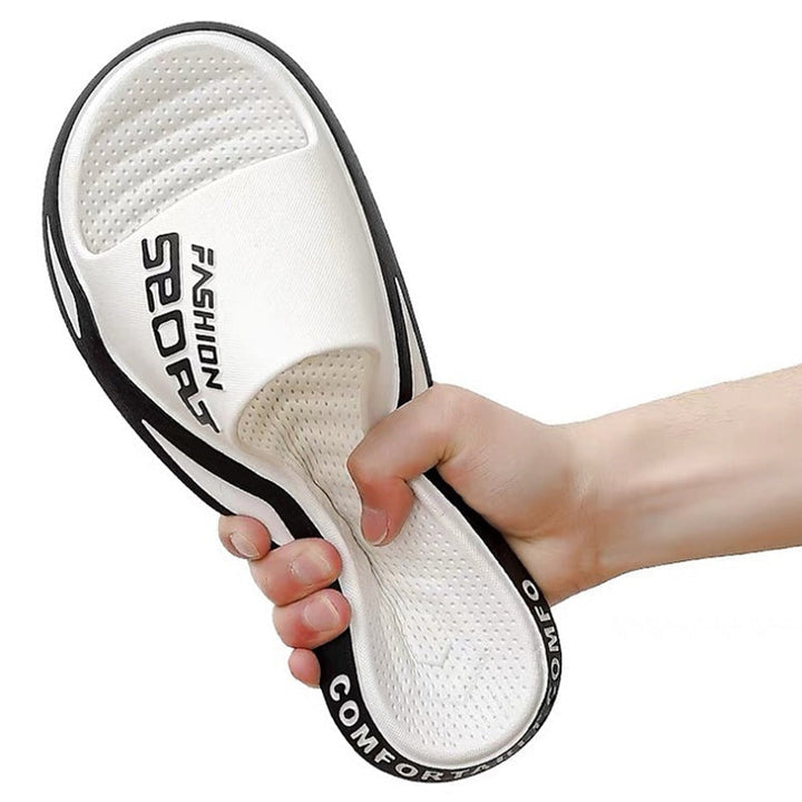 "Herrar sportiga sandaler i PVC med halkfritt grepp, svart och blå design, perfekta för sommar och strandutflykter."