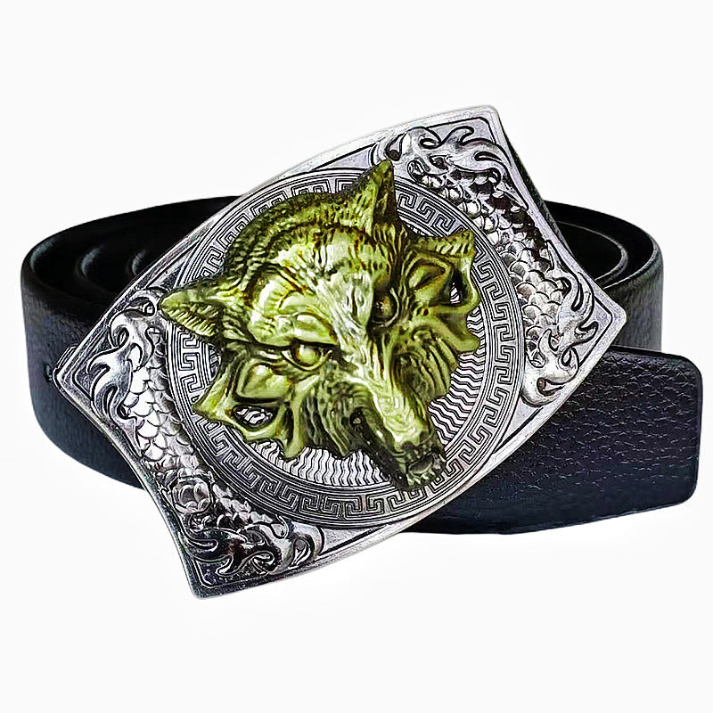 "Herrbälte i äkta läder, dolt knivspänne, svart med metallglänsande finish, elegant och funktionell accessoar."