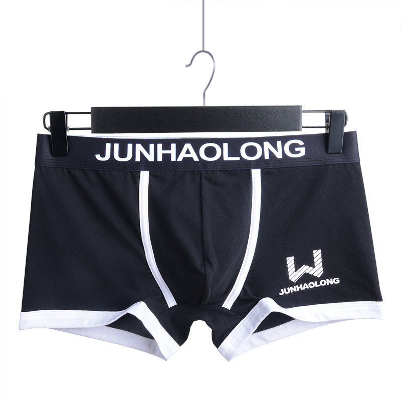 "Herrboxershorts i mittmidja, elastisk passform, mjuk bomullsblandning. Finns i färger: blå, vit, röd, svart, orange."