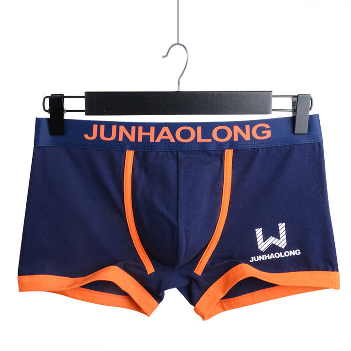 "Herrboxershorts i mittmidja, elastisk passform, mjuk bomullsblandning. Finns i färger: blå, vit, röd, svart, orange."