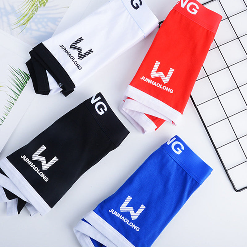 "Herrboxershorts i mittmidja, elastisk passform, mjuk bomullsblandning. Finns i färger: blå, vit, röd, svart, orange."