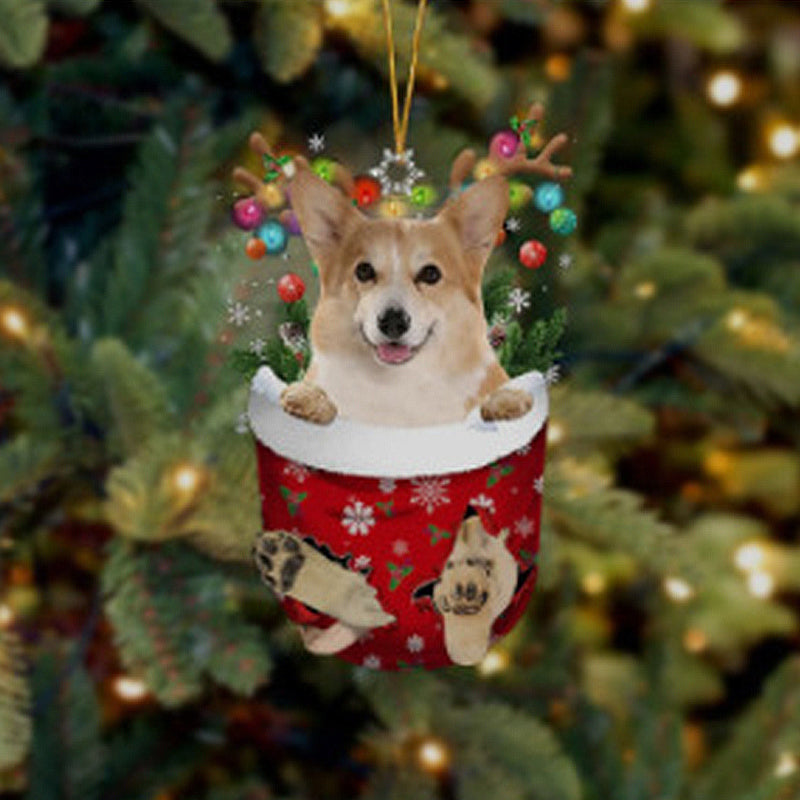 "Julgransdekoration: Söt hund i strumpa med modern stil, realistiska detaljer och minimalistisk design i högkvalitativ akryl.