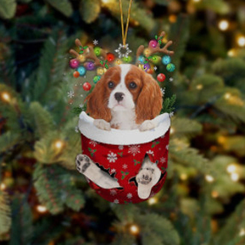 "Julgransdekoration: Söt hund i strumpa med modern stil, realistiska detaljer och minimalistisk design i högkvalitativ akryl.