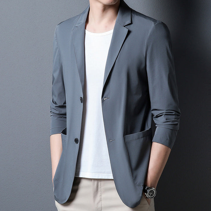 "Lätt sommarkavaj för män, svart, ljusgrå och blågrå, lätt och ventilerande med två enkelknäppta knappar."