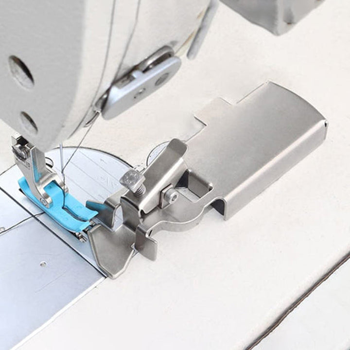 "Magnetisk sömguide för exakt sömnad, fäst på symaskinsplåt för konsekvent sömbredd, idealisk för alla sömnadsprojekt."