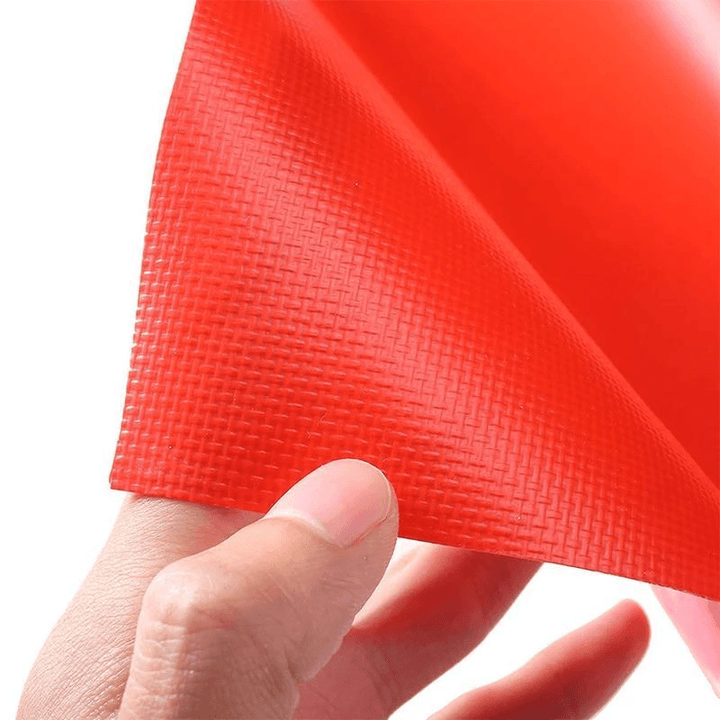"Rektangulär vit golvmatta med blodeffekt för badrum, färgändrar till blodröd vid väta, skräcktema, PVC-material."