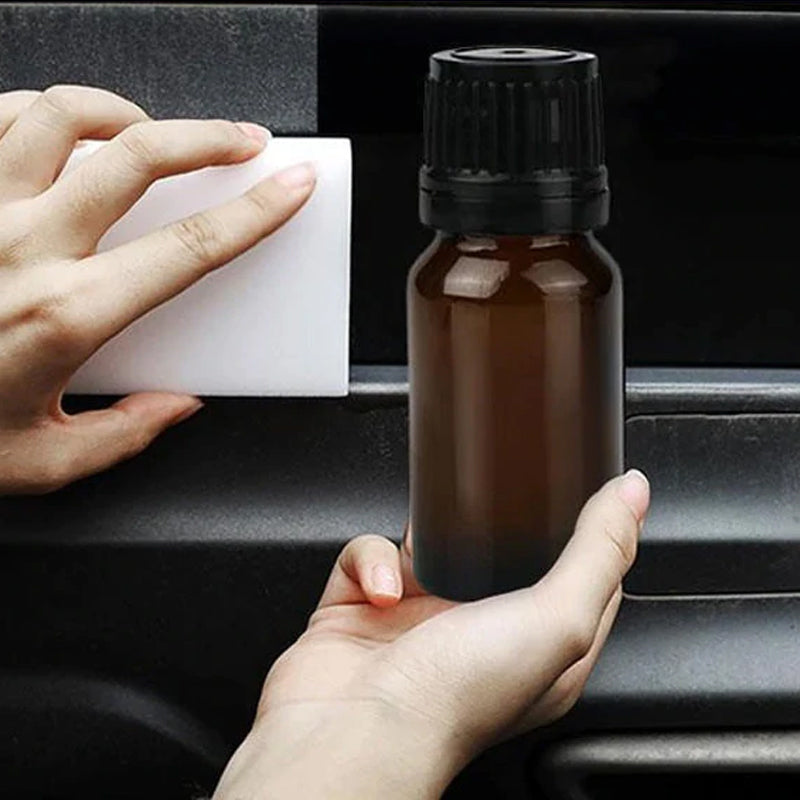 "Reparationsagent för plastdetaljer i bil, kapsel på 10 ml med applikator, perfekt för stötfångare och speglar."