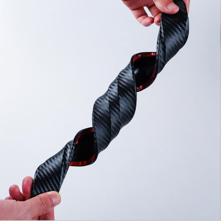 "Represistenta stötfångarskydd i PVC för bilar, stilrena färger grå, röd, svart, vit. Elegant design, universell passform."