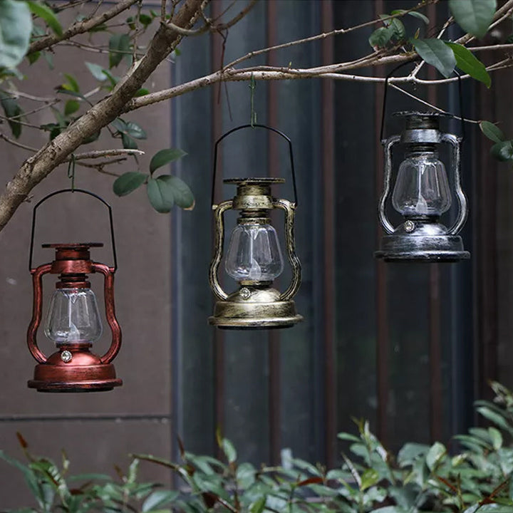 "Retro solcellsdriven fotogenlampa med LED, vattentät; antik finish i brons, guld, rost, silver; perfekt för utomhusbelysning