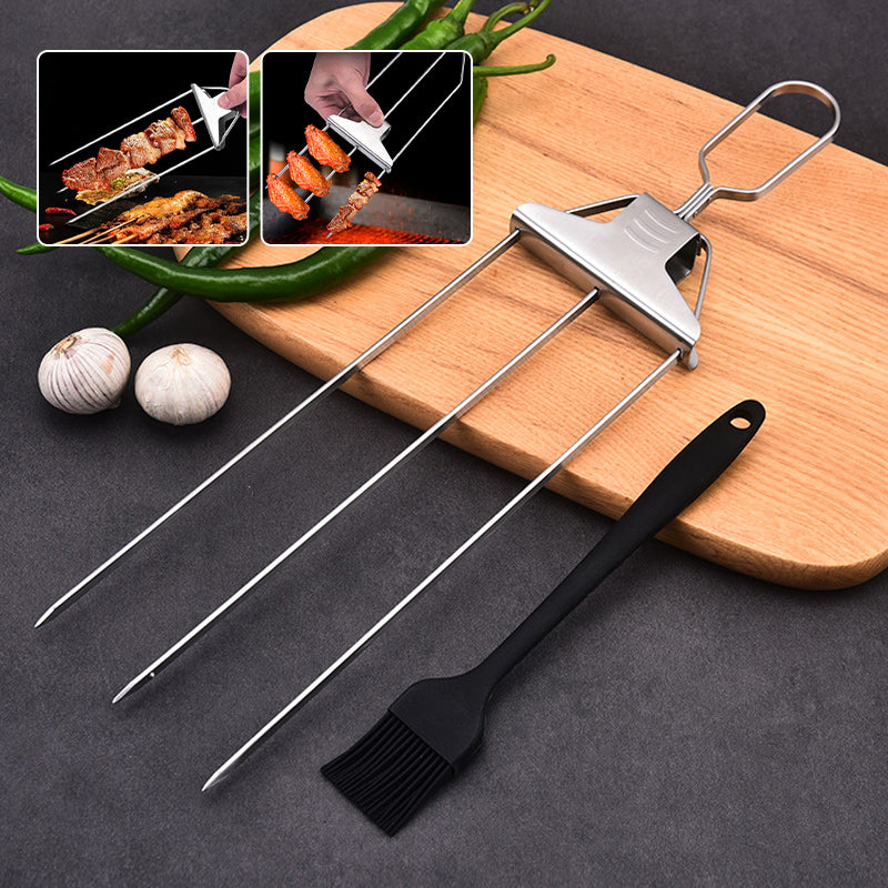 "Rostfritt stål grillspett med tre piggar, mångsidig design för kött och grönsaker. Perfekt för enkel och effektiv grillning.