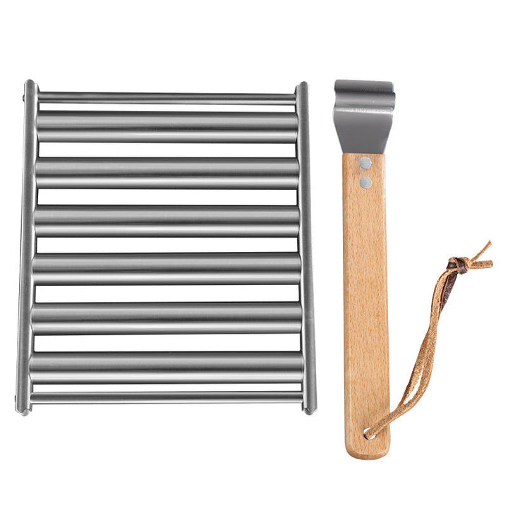 "Rullande korvställ i rostfritt stål som tillagar upp till fem korvar jämnt, elegant och grillvänlig design."