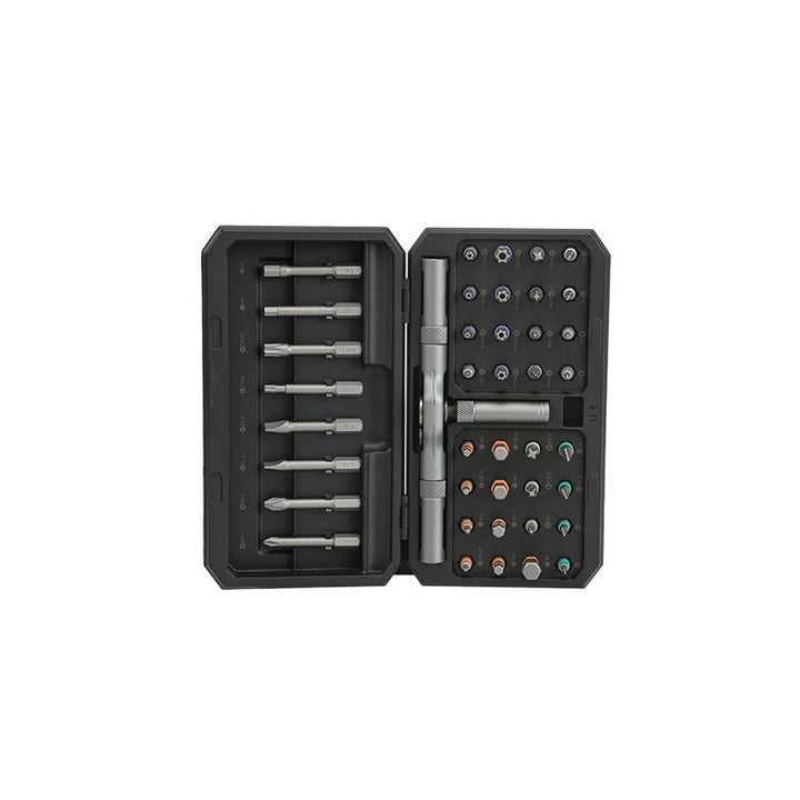 "Sats med 24 magnetiska skruvmejselhuvuden, snabbt växlande handtag, robust aluminium, perfekt för DIY-projekt."