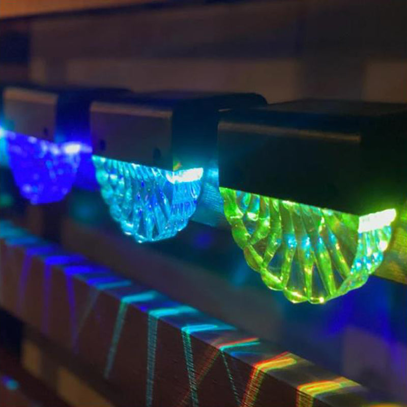 "Solcellsdriven altanbelysning IP65, elegant design, varmt och flerfärgat ljus, vädertålig för trädgårdsdekoration."