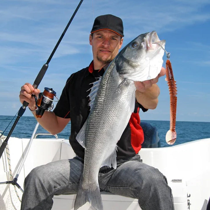 "Sportfiskebete med paddelsvans för livsliknande simning, realistiska detaljer, perfekt för abborre och öring."