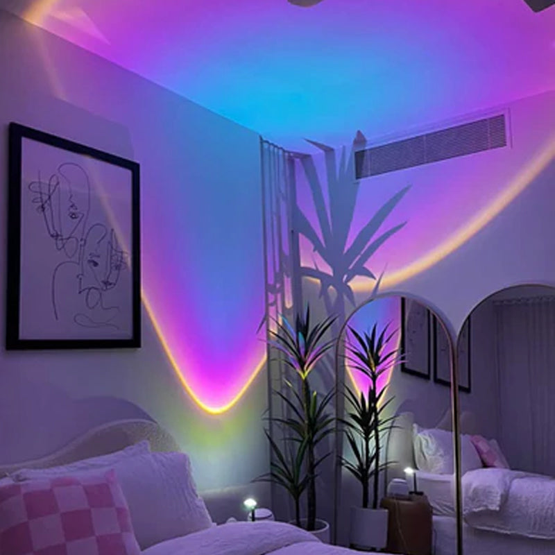 "Stämningsfull solnedgångsprojektionslampa med varmt glödande sken, perfekt för väggmontering i moderna hem."