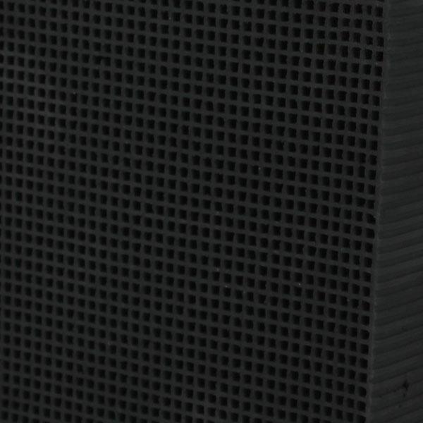 "Svart, kubformad vattenrengörare för akvarium med aktivt kol, renar vatten från smuts och kemikalier, hållbart akvarietillbe