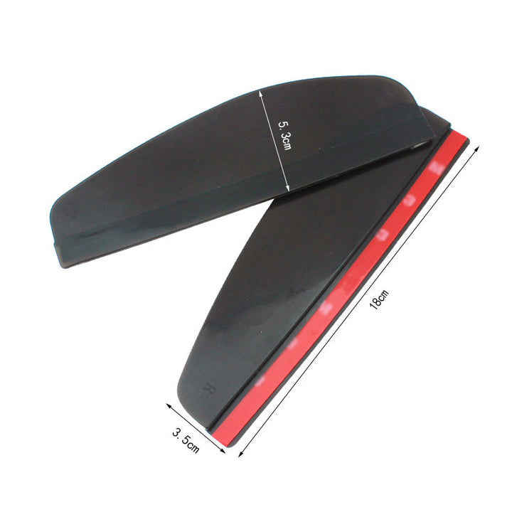 "Svart och transparent regnskydd för bilbakspegel, skyddar mot repor och förbättrar sikt under alla väderförhållanden."