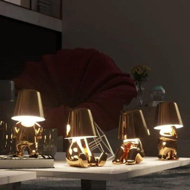 "Thinker Lampa - bärbar bordslampa med tänkande karaktär, unik design och metallisk yta, dimbar och USB-laddbar"