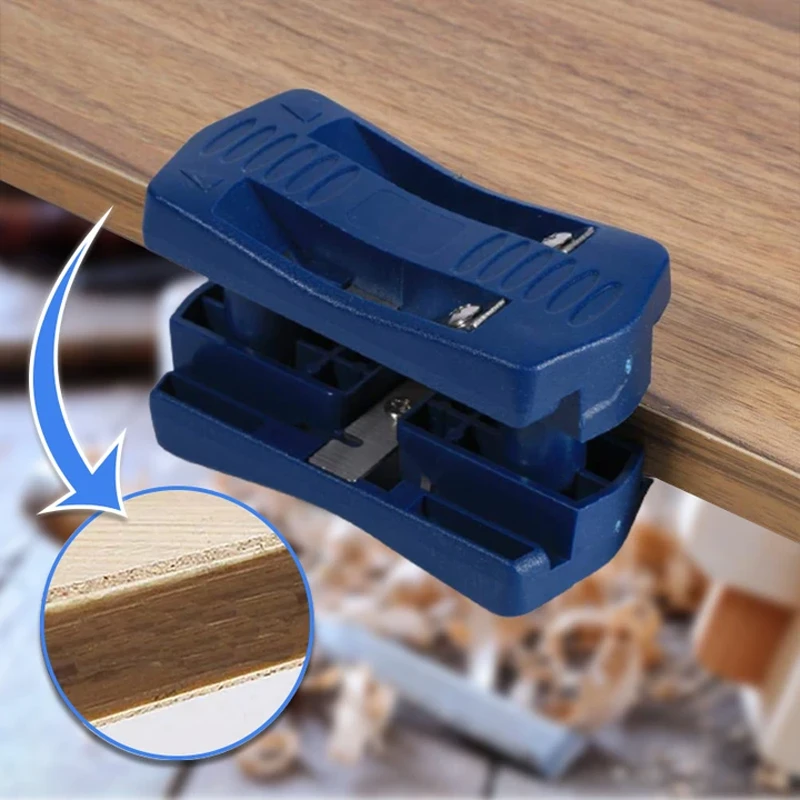Träkantverktyg för trimning, blå plast, ergonomiskt handtag, högkolstålblad, perfekt för träfinish och kanttrimmning.